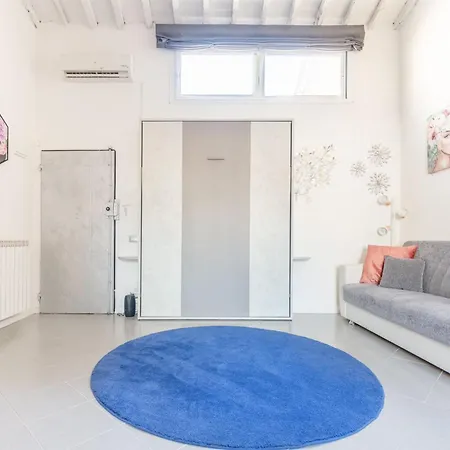 Loft Overlooking The Rooftops In Santa Croce Апартаменты